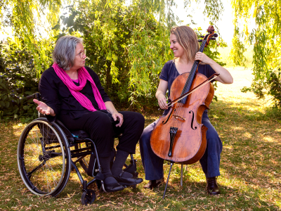 "Så lätt, trevligt och avslappnat att jobba med Emma!"